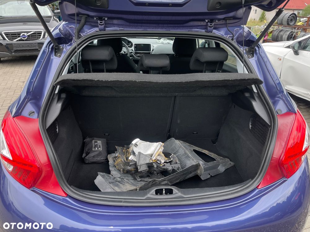 Peugeot 208 82 PureTech Style - 18