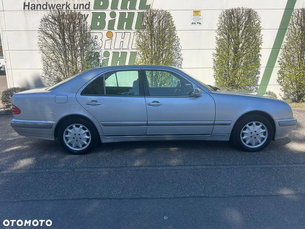 Mercedes-Benz Klasa E - 6