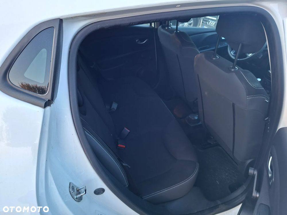 Renault Clio - 11