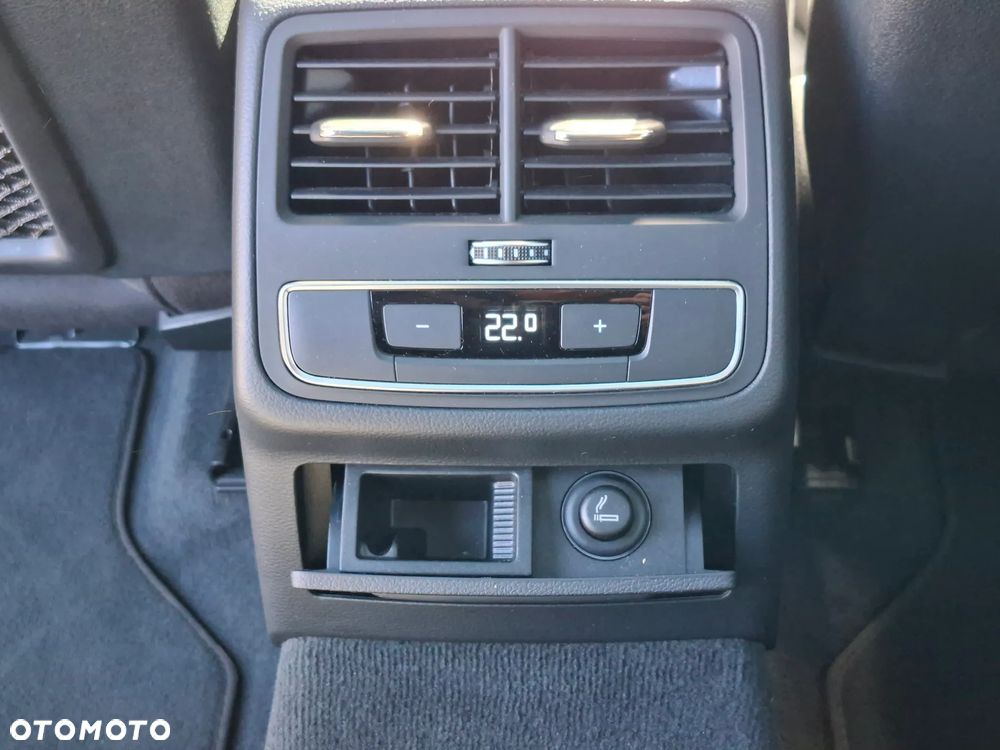 Audi A4 Avant 2.0 TDI S tronic quattro sport - 32