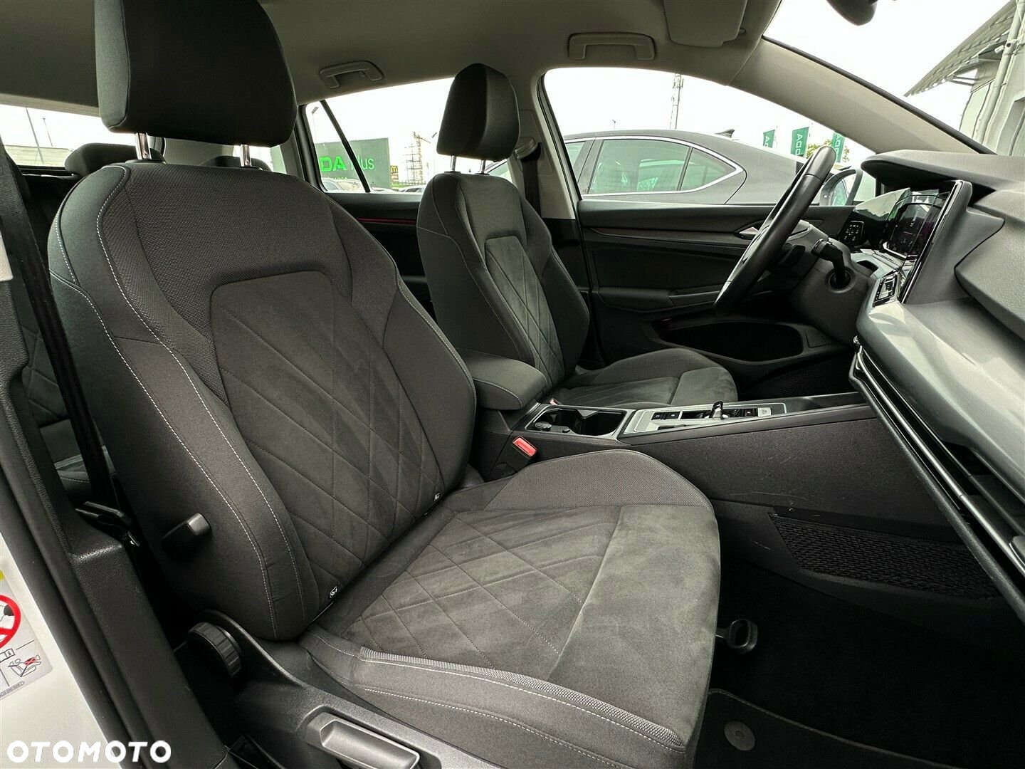 Volkswagen Golf - 31