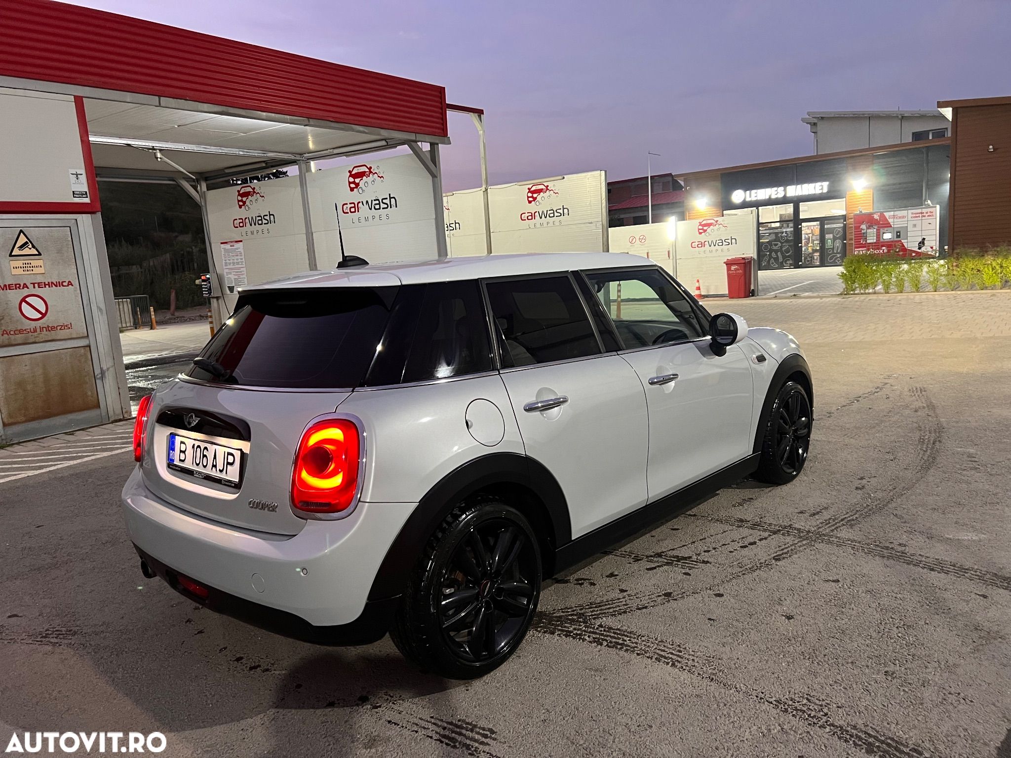 Mini Cooper - 1