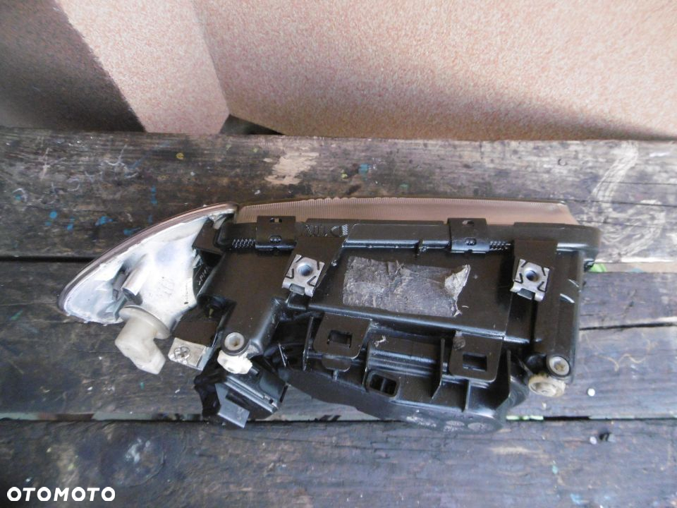 Lampa lewa Audi A3 8L HELLA EUROPA - 6