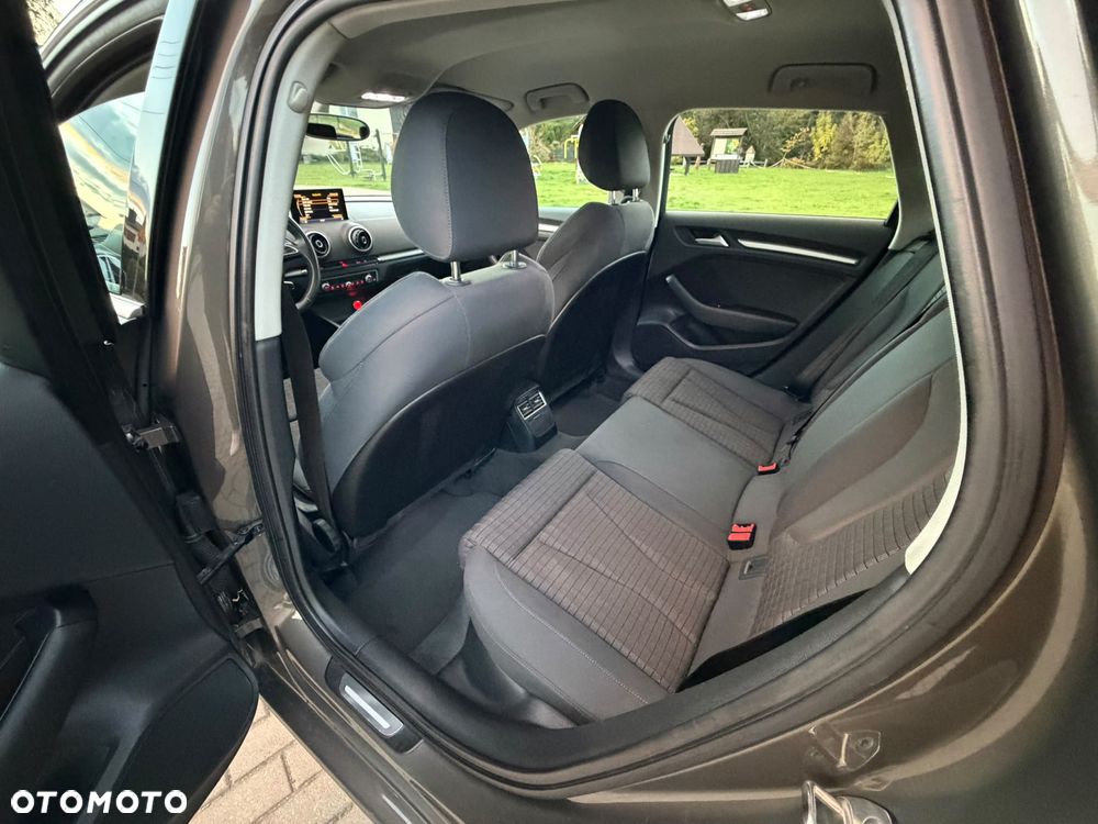 Audi A3 Sportback 1.4 TFSI Premiere Edition - 17