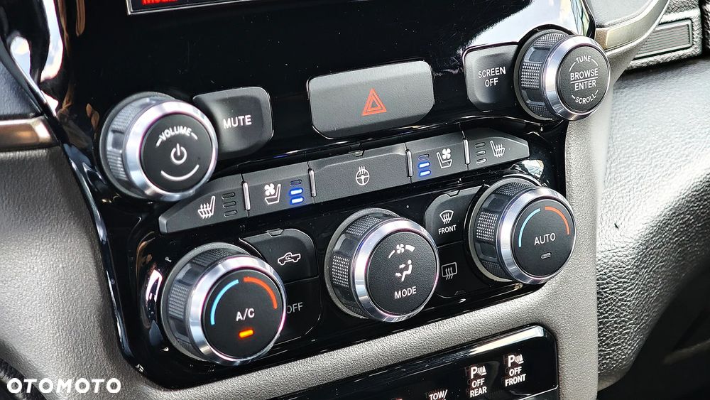 Dodge RAM - 28