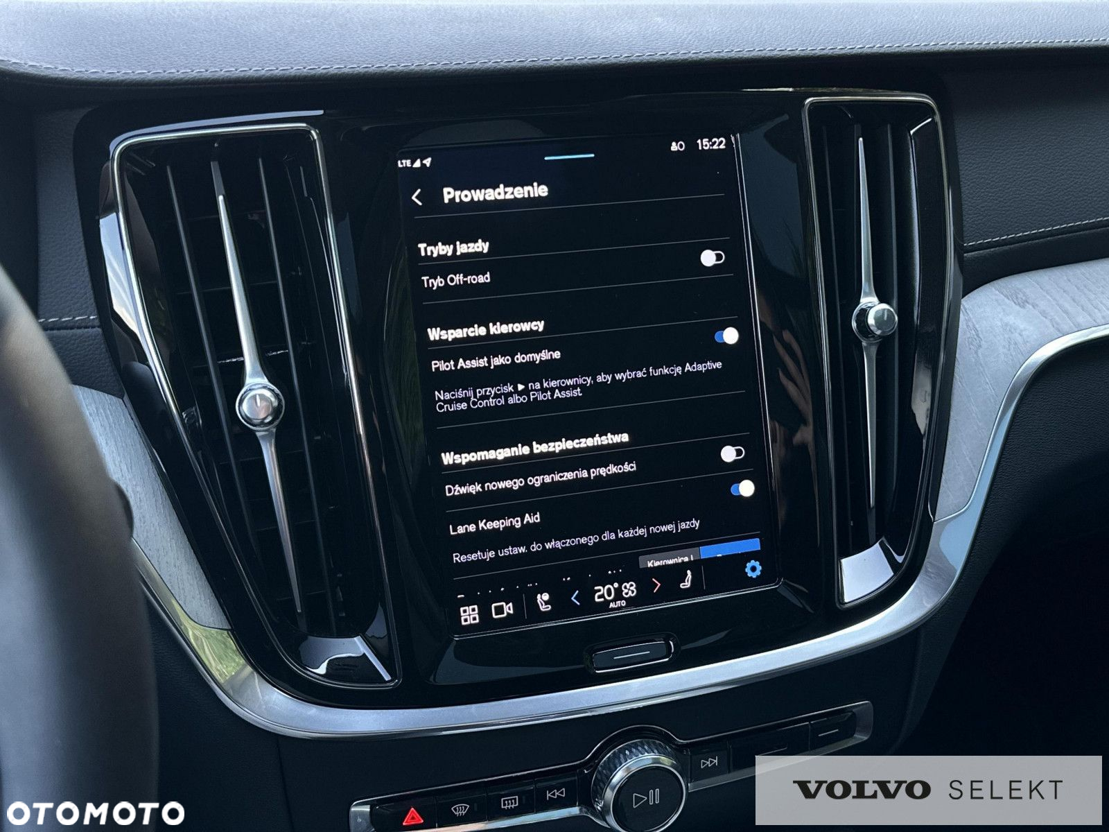 Volvo V60 Cross Country - 13