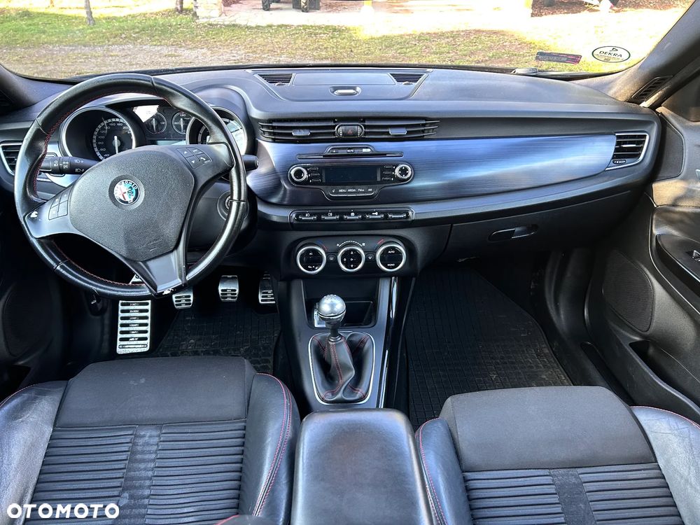 Alfa Romeo Giulietta 2.0 JTDM Distinctive - 8