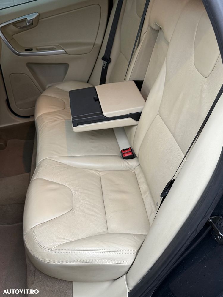 Volvo XC 60 D5 AWD Aut. RDesign - 9