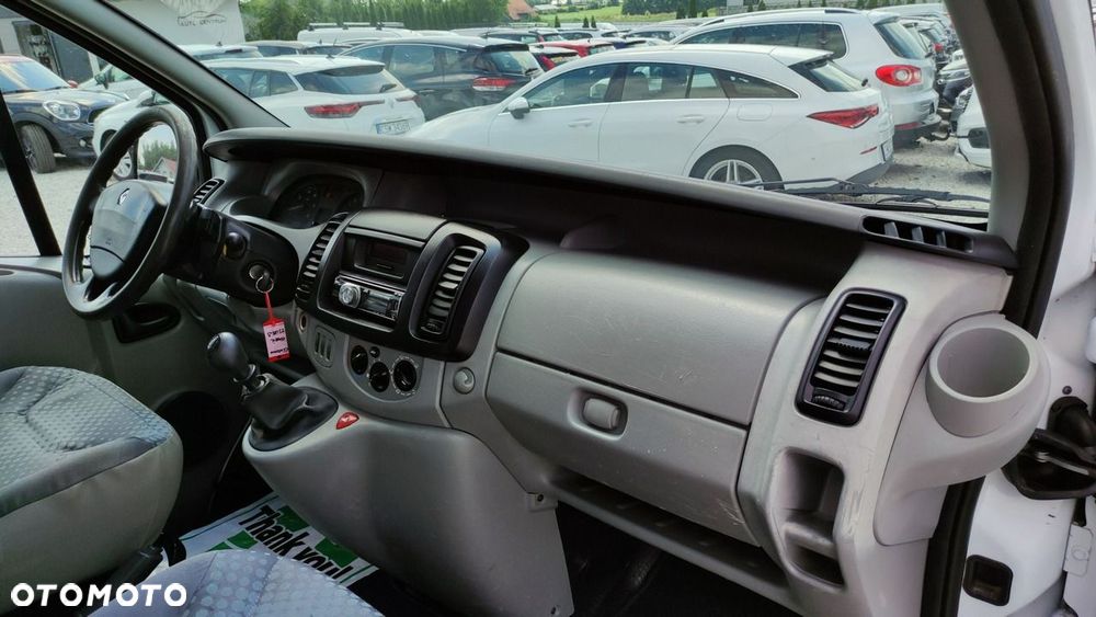 Renault Trafic - 25