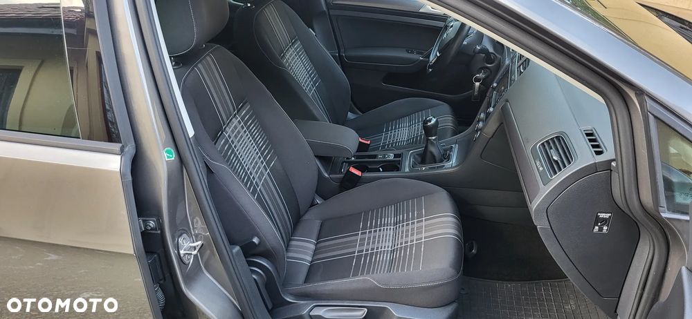 Volkswagen Golf Variant 1.6 TDI BlueMotion Technology Lounge - 24