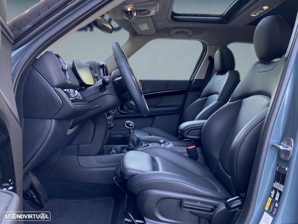 MINI Countryman Cooper SE Premium Classic Auto - 4