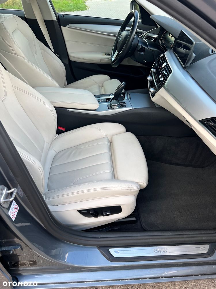 BMW Seria 5 520d Luxury Line - 14