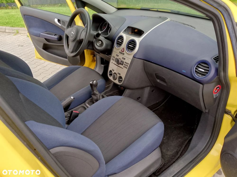 Opel Corsa 1.2 16V Cosmo - 4