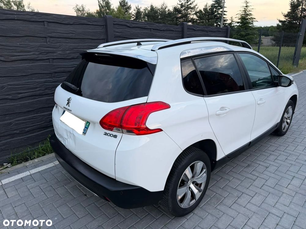 Peugeot 2008 1.6 BlueHDi Style - 36