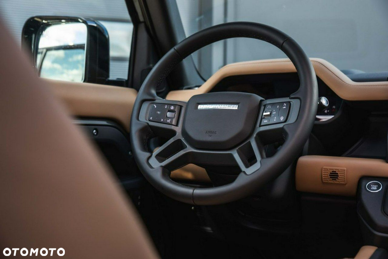 Land Rover Defender - 13