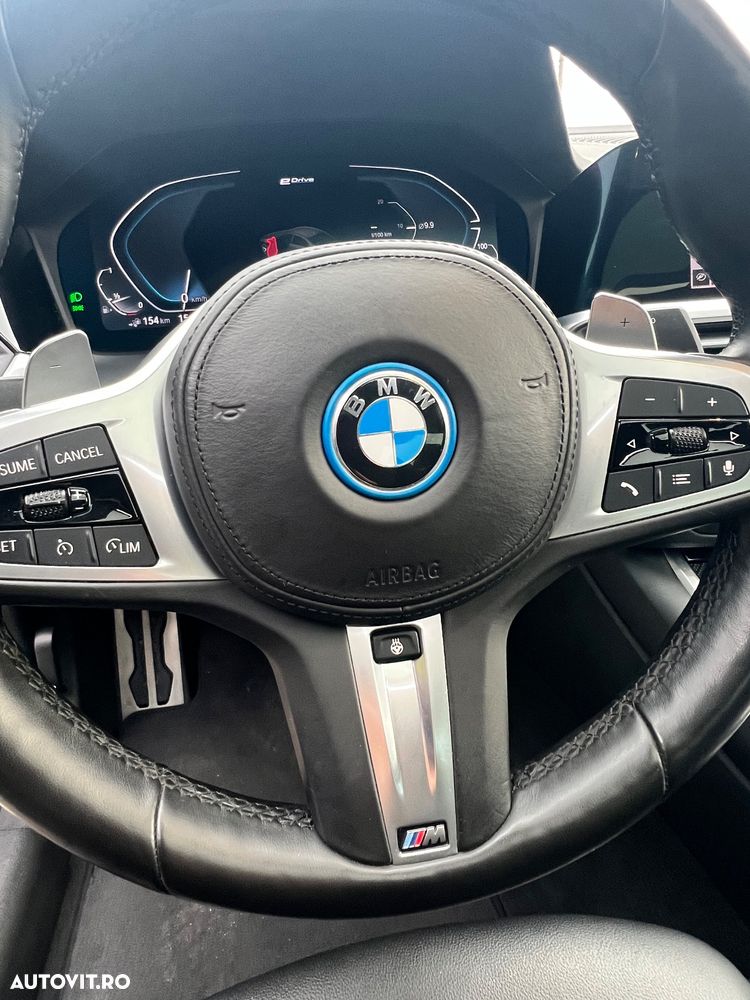 BMW Seria 3 330e xDrive Aut. M Sport - 22