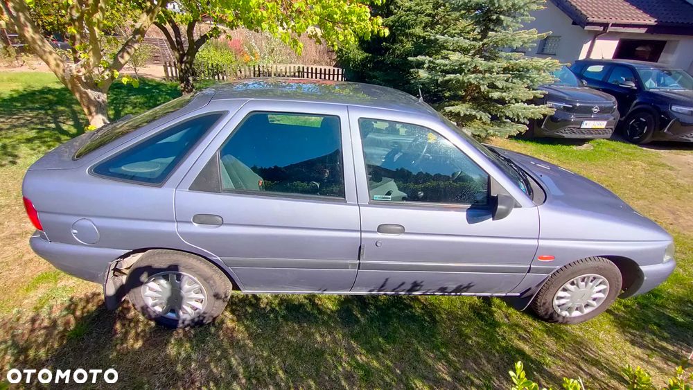 Ford Escort 1.6 CL - 3