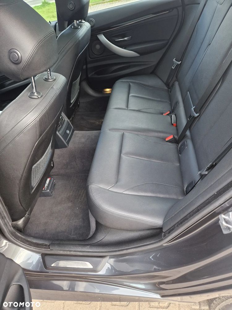 BMW 3GT 335i xDrive M Sport - 11