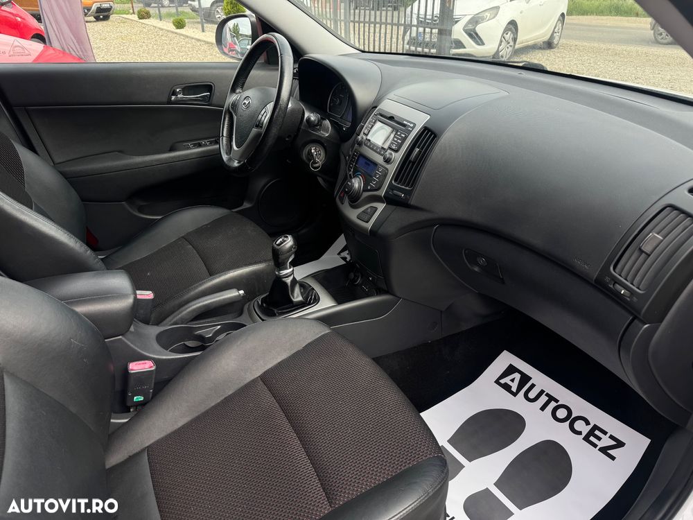 Hyundai i30 1.4 Comfort - 11