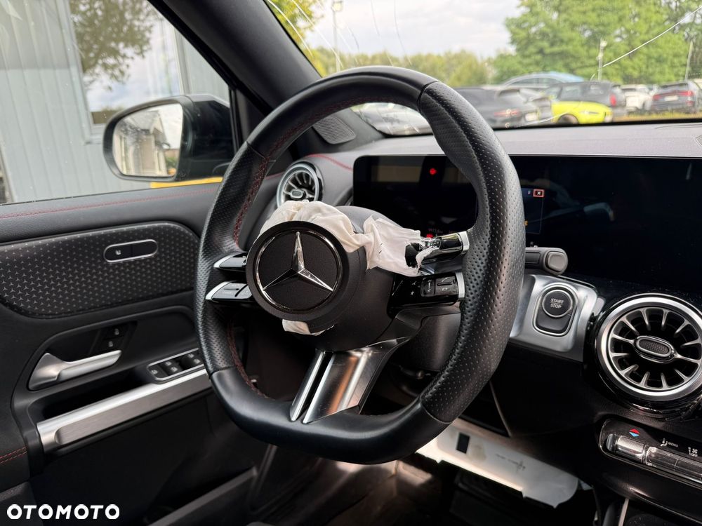 Mercedes-Benz EQB 300 4Matic AMG Line - 15