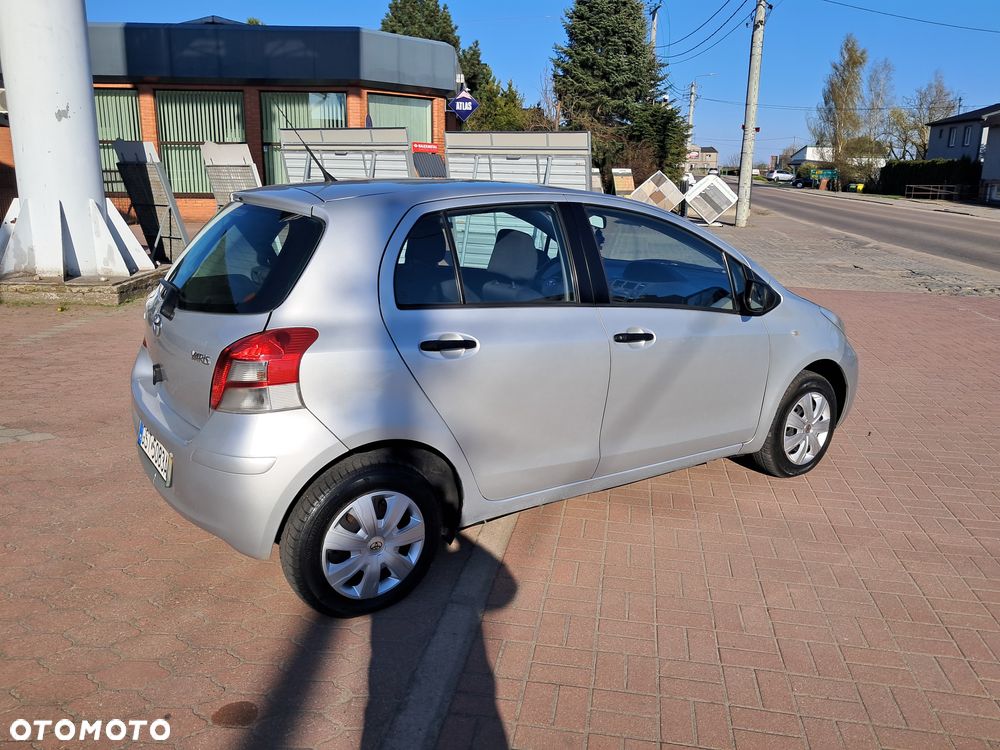 Toyota Yaris 1.0 Premium - 13