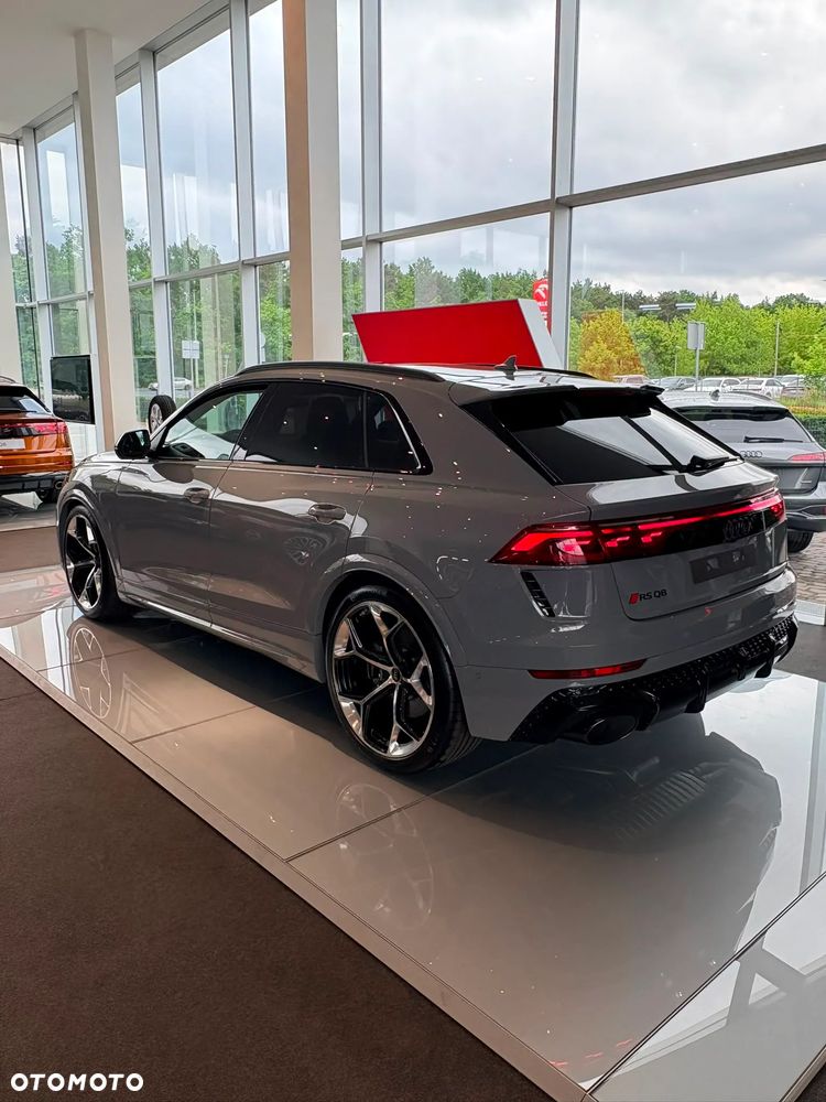 Audi RS Q8 - 6