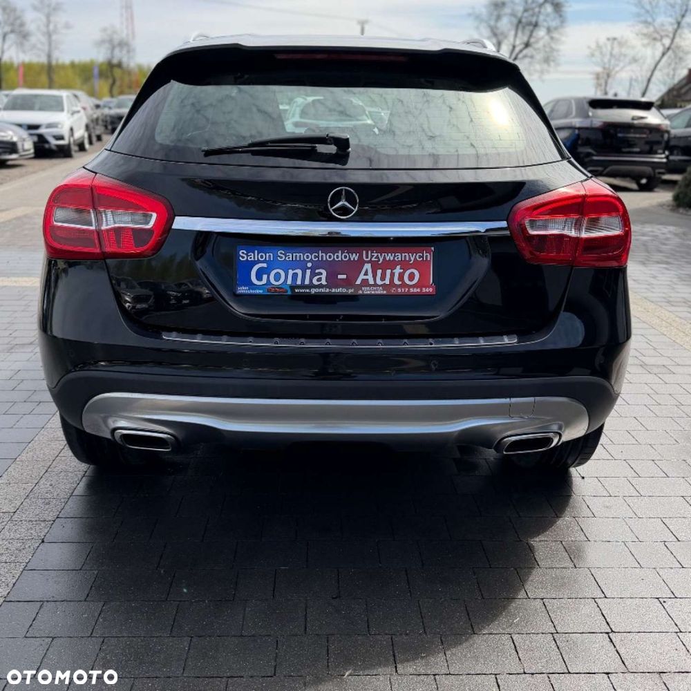 Mercedes-Benz GLA - 8