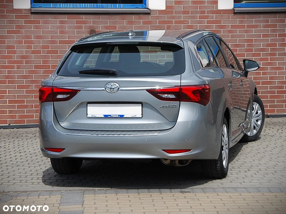 Toyota Avensis - 26
