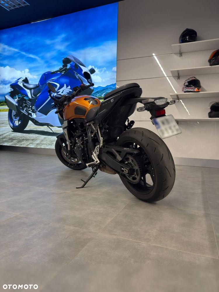 Suzuki GSX - 4