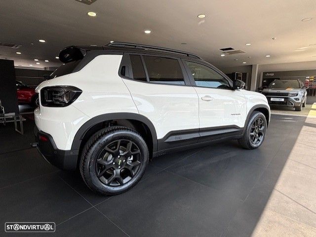 Jeep Avenger 1.2 e-Hybrid Altitude DCT - 4
