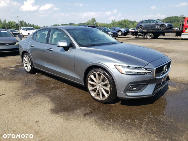 Volvo S60 T6 AWD Momentum Pro