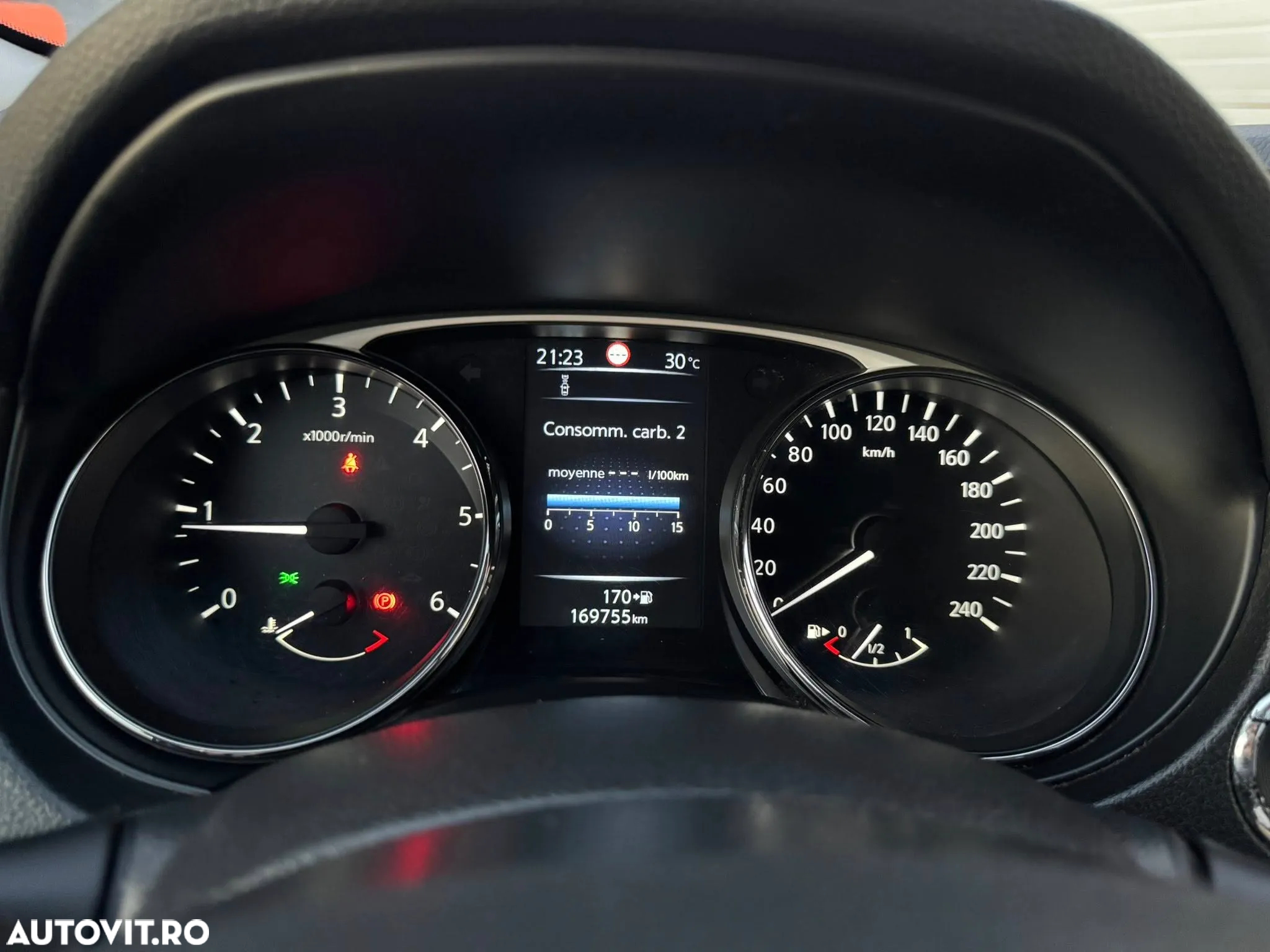Nissan X-Trail 1.6L dCI Start/Stop Tekna - 9