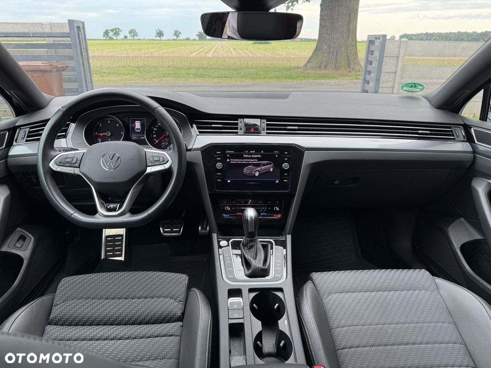 Volkswagen Passat Variant 2.0 TDI SCR DSG R-Line - 13