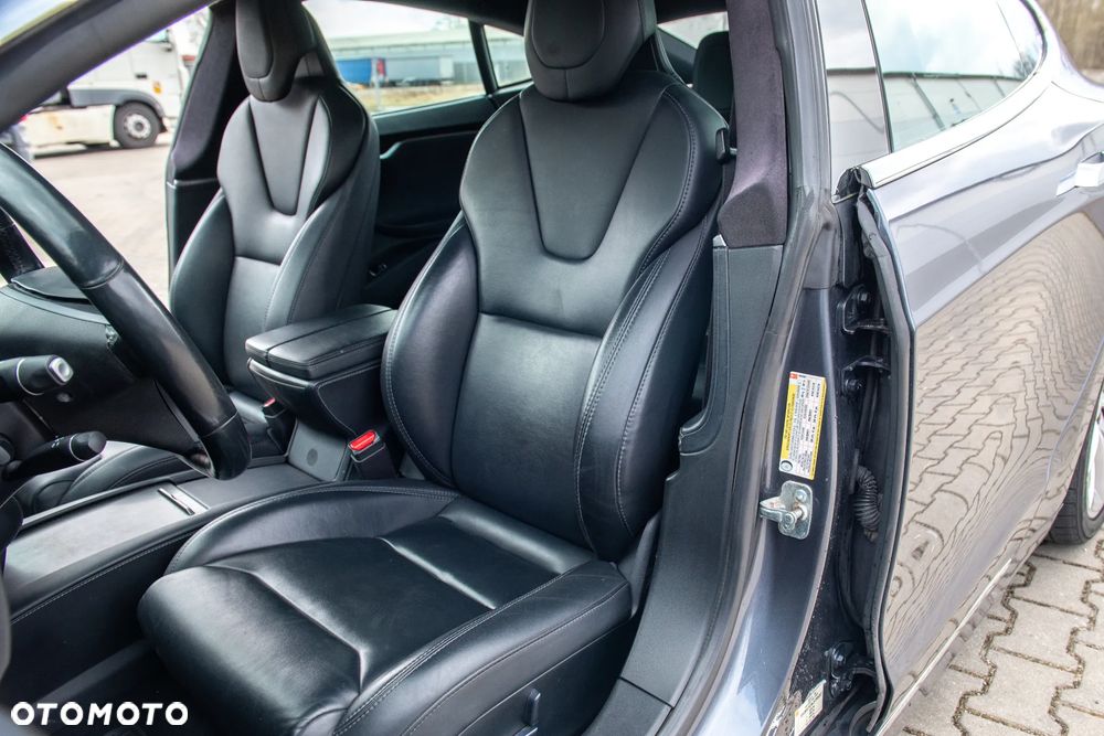 Tesla Model S Long Range Plus - 18