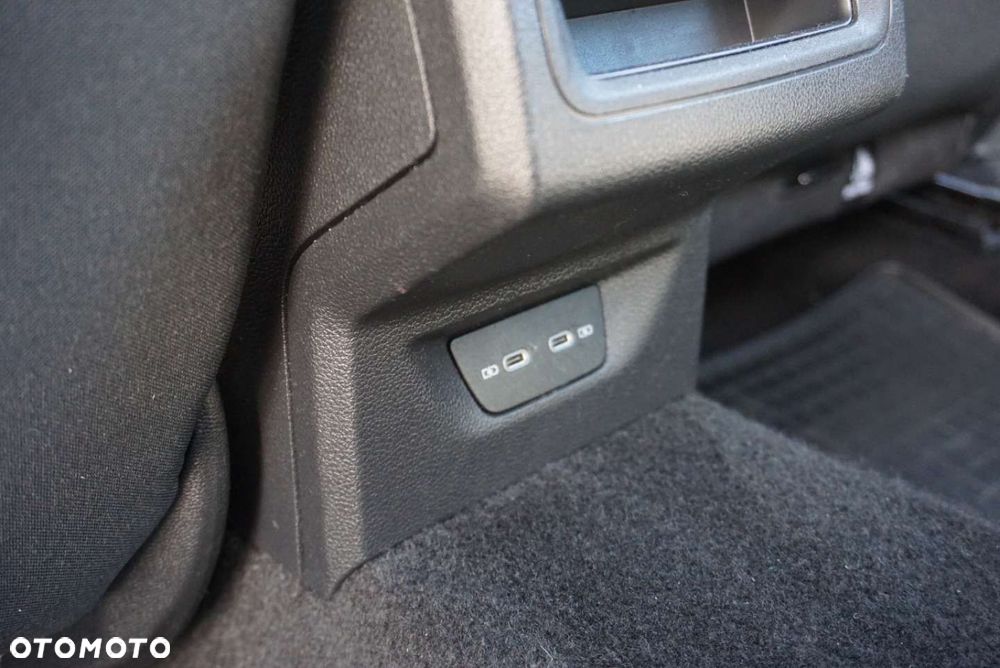 Volkswagen Golf - 20