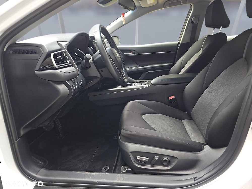 Toyota Camry 2.5 Hybrid Comfort CVT - 9