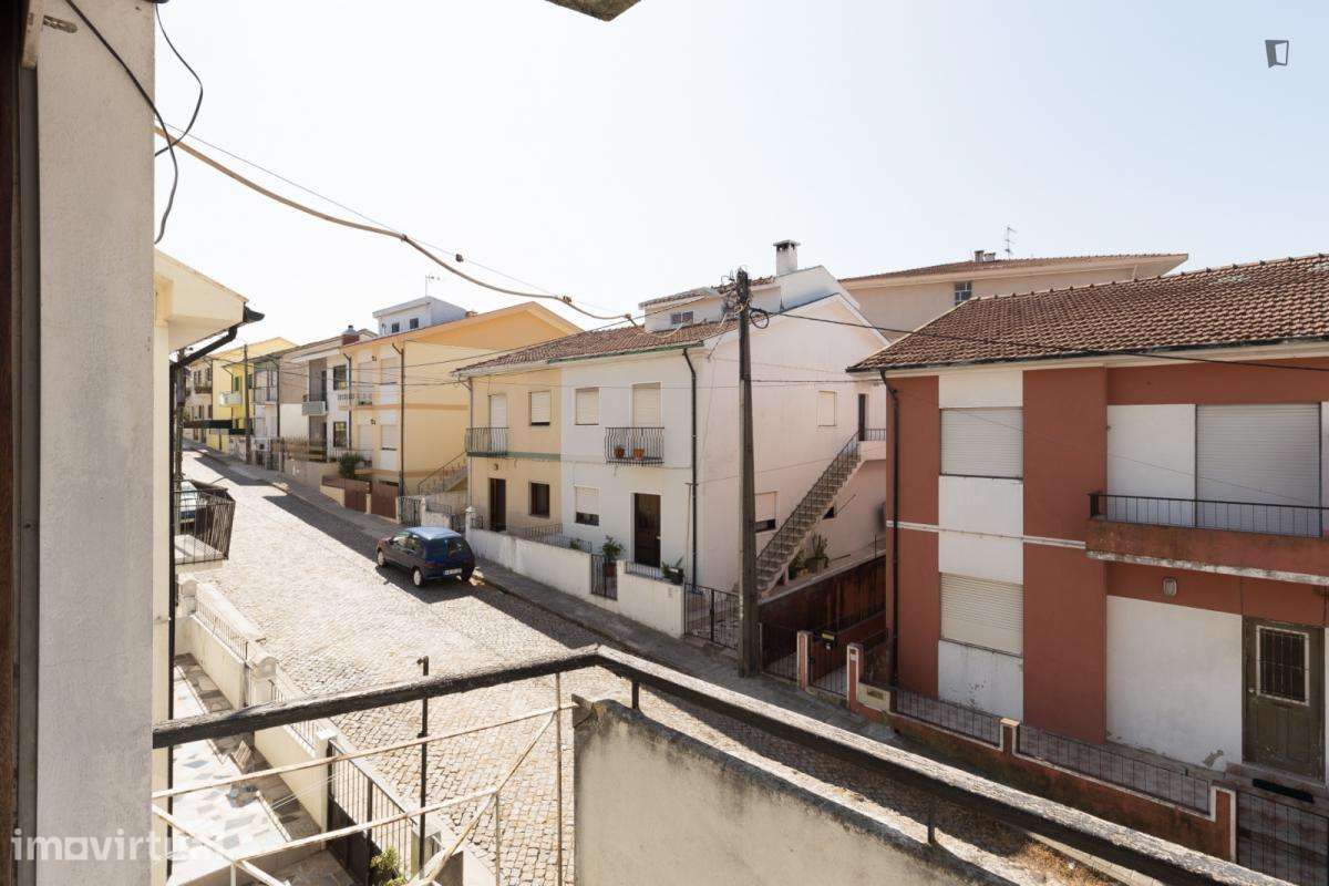 Quarto - localizado em Valongo Porto - Grande imagem: 5/20