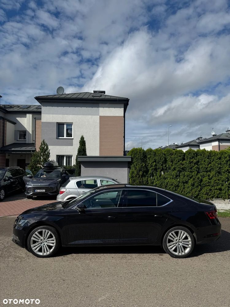 Skoda Superb 2.0 TDI 4x4 Style DSG - 4