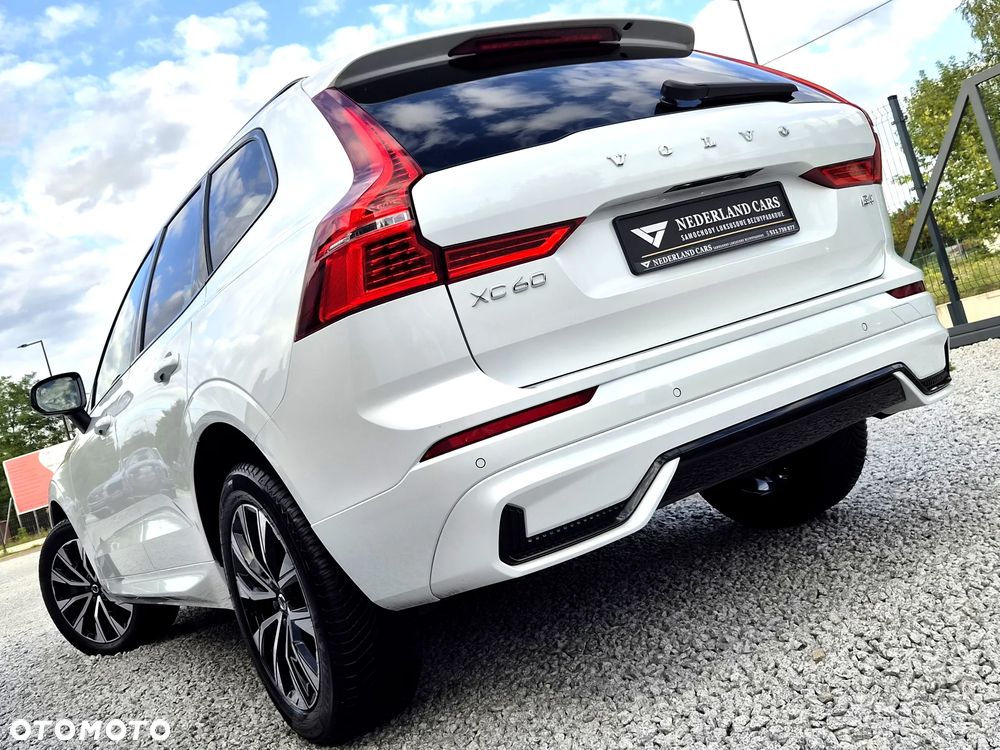 Volvo XC 60 B4 D Plus Dark - 9
