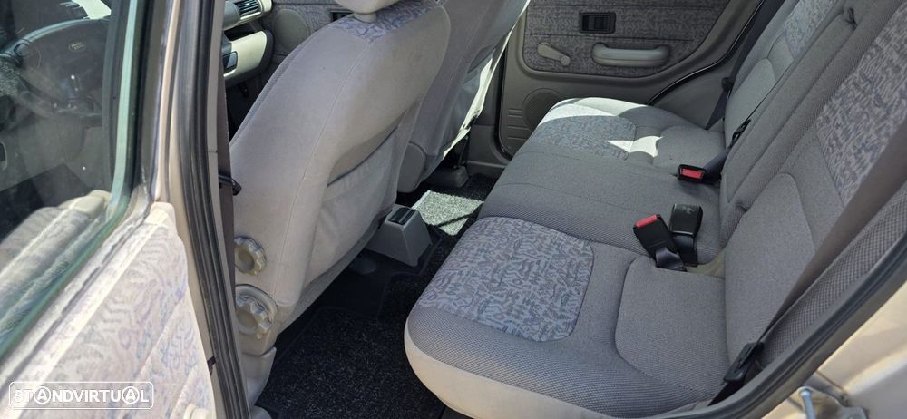 Land Rover Freelander 2.0 di - 14