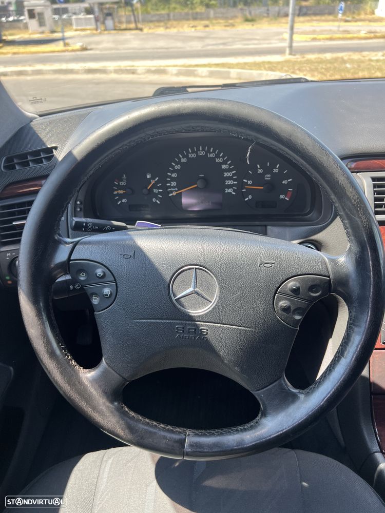 Mercedes-Benz E 220 - 14