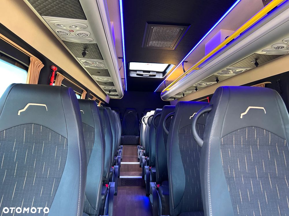 Mercedes-Benz Sprinter 517 - 20