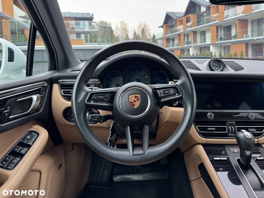 Porsche Macan Standard - 17