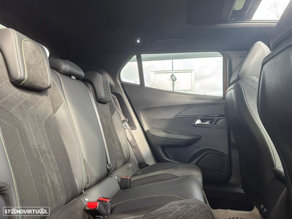 Peugeot e-2008 50 kWh GT - 38