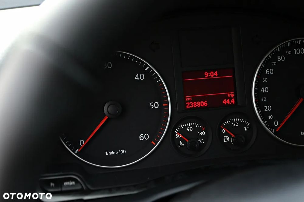 Volkswagen Golf - 30