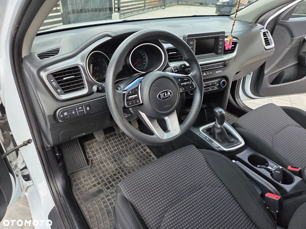 Kia Ceed 1.6 CRDi SCR M - 29