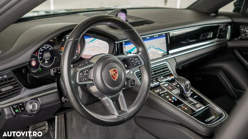 Porsche Panamera 4 E-Hybrid - 28