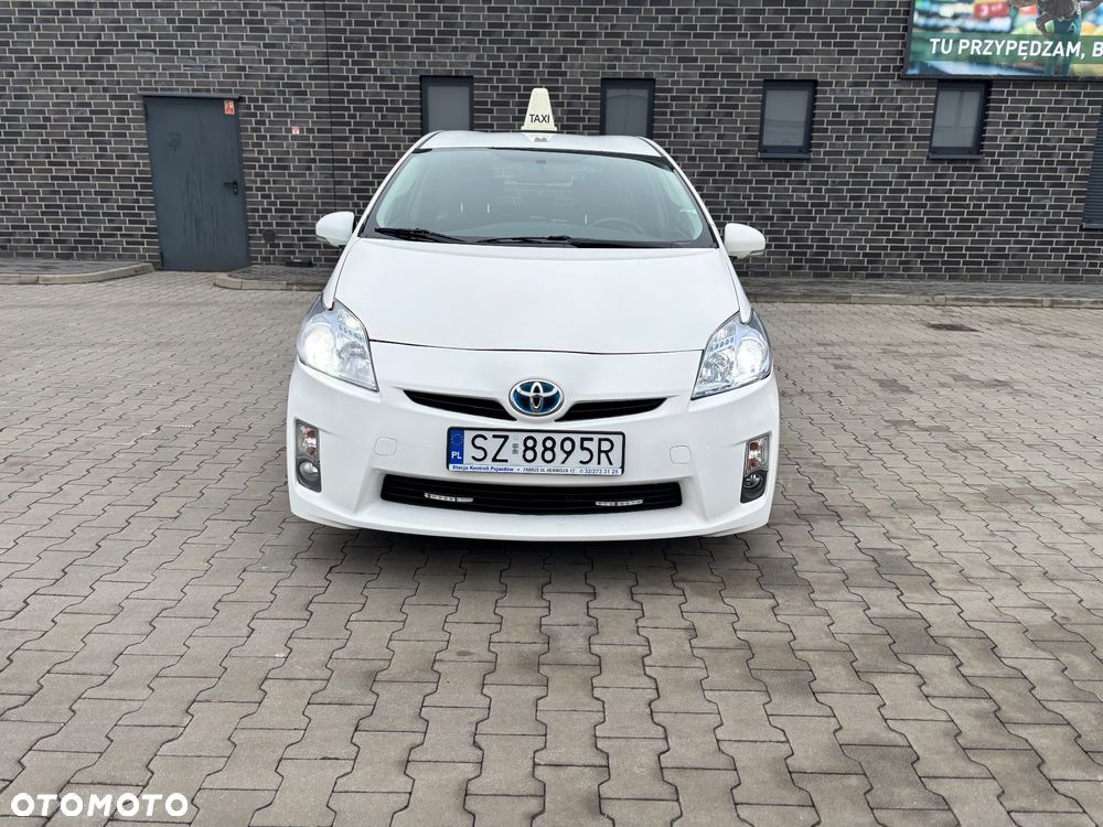 Toyota Prius (Hybrid) Comfort - 2