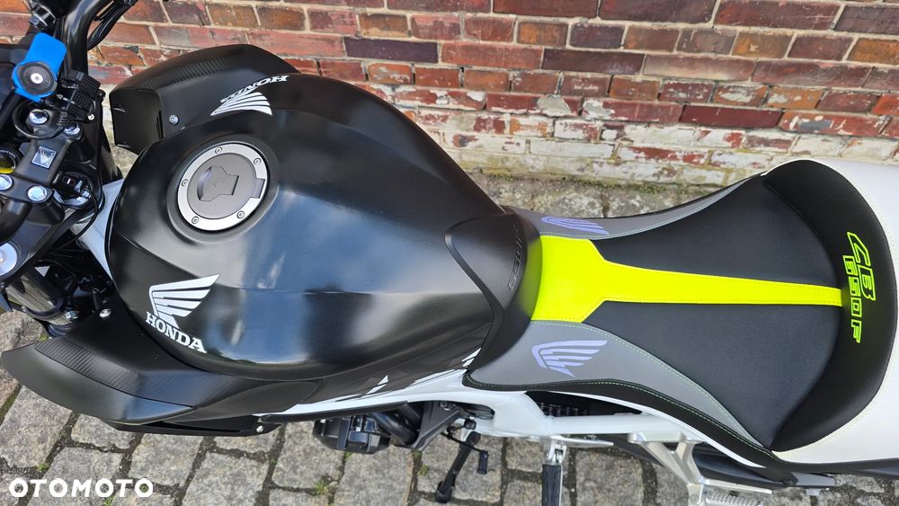 Honda CB - 11