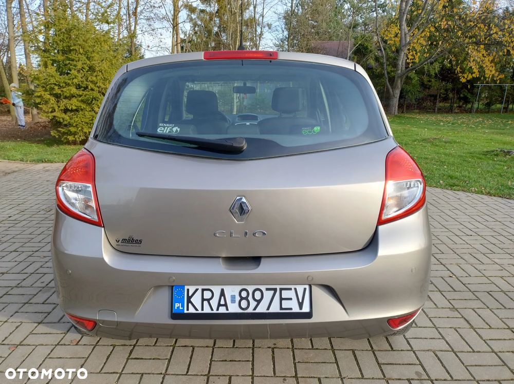 Renault Clio 1.2 16V Dynamique - 11